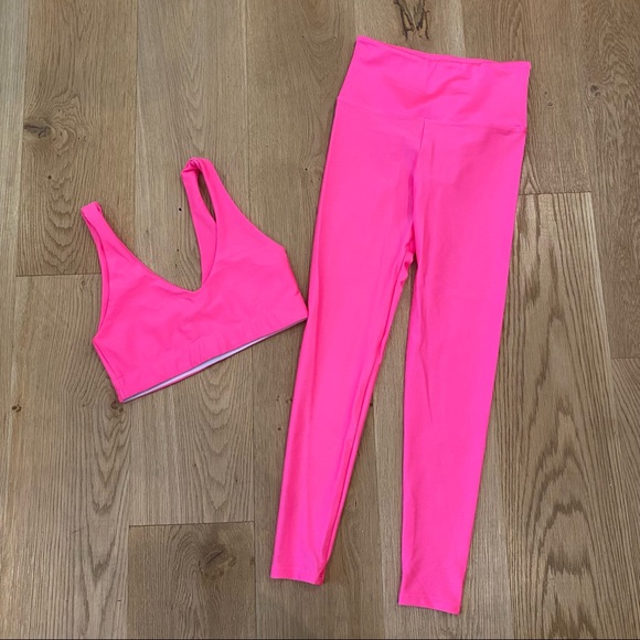 Goldsheep Other - Goldsheep Sports U Bra and Leggings in Bright Pink